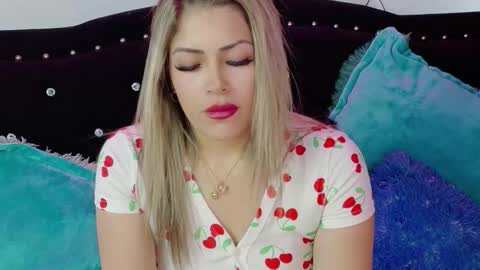 Diana Rojas  online show from December 3, 2025, 9:24 pm