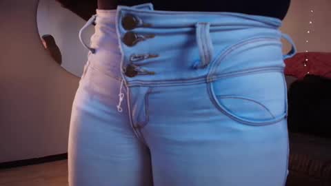 ivy_bonnie online show from November 14, 2025, 11:42 am