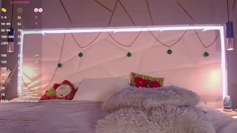 Snapshot of ivy_soul chatting on December 19, 2024, 6:56 am IVY online show from December 19, 2024, 6:56 am