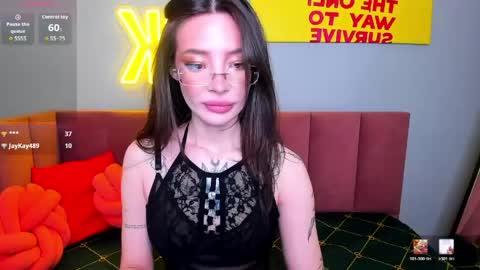 Ivy online show from May 29, 2026, 1:47 am