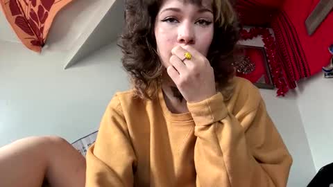 Snapshot of ivydevilll chatting on May 26, 2026, 7:21 pm IVY DEVILL online show from May 26, 2026, 7:21 pm