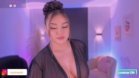 Snapshot of ivyjonesx chatting on May 15, 2026, 10:50 pm Ivy online show from May 15, 2026, 10:50 pm