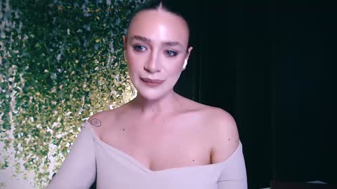 Snapshot of ivyjonson chatting on February 1, 2025, 4:33 pm Miss Ivy online show from February 1, 2025, 4:33 pm