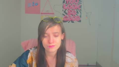 Snapshot of ivynoir_ chatting on April 4, 2026, 11:51 am Ivy online show from April 4, 2026, 11:51 am