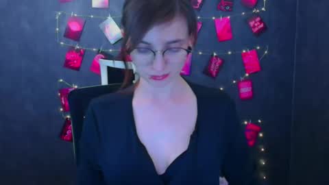 Snapshot of ivynoir_ chatting on April 7, 2026, 8:53 pm Ivy online show from April 7, 2026, 8:53 pm