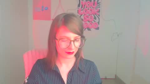 Snapshot of ivynoir_ chatting on April 15, 2026, 1:07 pm Ivy online show from April 15, 2026, 1:07 pm