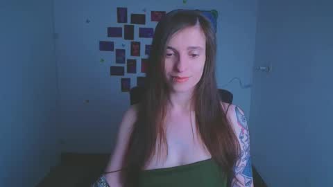 Snapshot of ivynoir_ chatting on May 2, 2026, 2:33 pm Ivy online show from May 2, 2026, 2:33 pm
