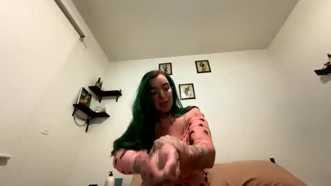 Ivy Riot online show from October 22, 2025, 7:08 am
