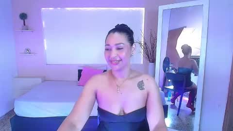ivyshine7 online show from September 25, 2025, 3:43 am