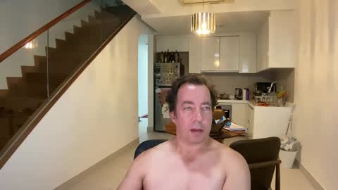 chat with me to find out online show from November 3, 2025, 3:19 am