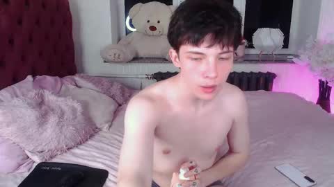 Maxim online show from March 17, 2026, 4:32 pm