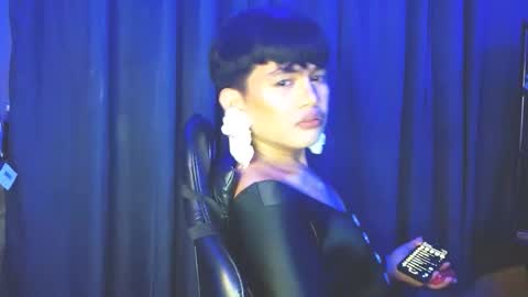 iya143 online show from September 19, 2025, 12:39 pm