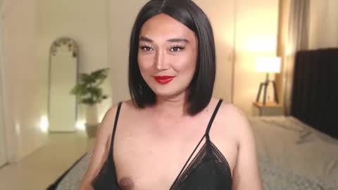 iya_hermosa online show from April 17, 2026, 1:58 pm