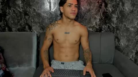 Snapshot of izaak_taylor7 chatting on April 28, 2026, 1:27 pm izaack online show from April 28, 2026, 1:27 pm