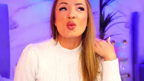 izabelle_02 online show from December 22, 2025, 6:21 am