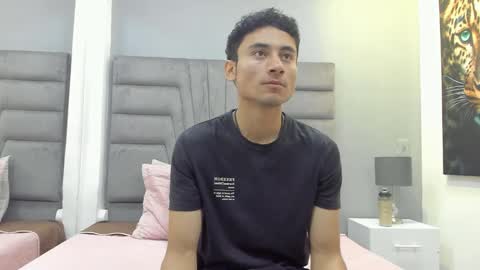 Snapshot of izato chatting on March 4, 2025, 11:08 am izato online show from March 4, 2025, 11:08 am