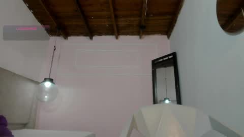 izelevans online show from April 8, 2026, 10:48 am