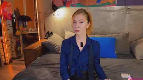 Snapshot of izi_fox chatting on September 21, 2025, 4:08 pm izi online show from September 21, 2025, 4:08 pm