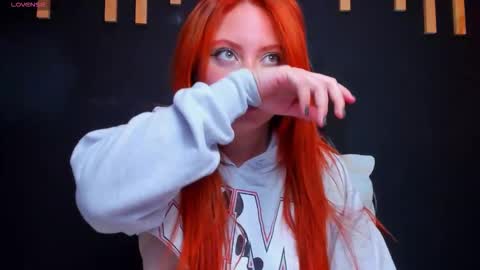 hot izys online show from March 15, 2026, 8:20 am