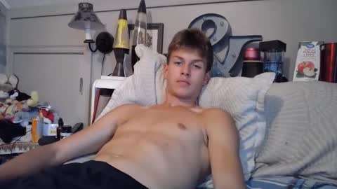 Snapshot of izzame2 chatting on September 16, 2025, 10:22 pm Willis online show from September 16, 2025, 10:22 pm