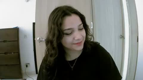 Snapshot of izzy_32 chatting on February 19, 2026, 2:57 pm izzy_32 online show from February 19, 2026, 2:57 pm