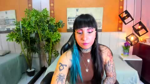 Snapshot of izzymoon_ chatting on May 28, 2026, 1:30 pm izzymoon_ online show from May 28, 2026, 1:30 pm