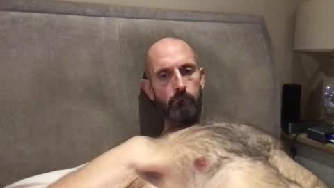 izzysboytoy1 online show from November 8, 2025, 5:12 pm