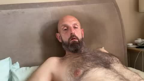 izzysboytoy1 online show from July 12, 2026, 7:10 am