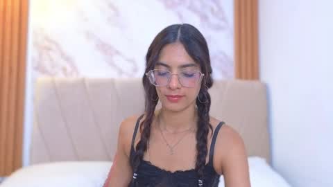 Snapshot of j_belle_ chatting on May 27, 2026, 1:57 am j_belle_ online show from May 27, 2026, 1:57 am