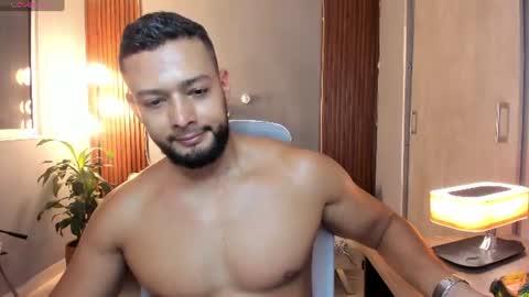 Calix  Independient model Insta and twt Calixsnake online show from July 7, 2026, 8:35 pm