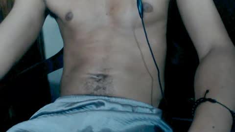 Snapshot of j_castello chatting on February 17, 2025, 12:21 am J online show from February 17, 2025, 12:21 am