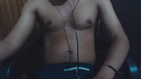 Snapshot of j_castello chatting on October 18, 2025, 3:31 am J online show from October 18, 2025, 3:31 am