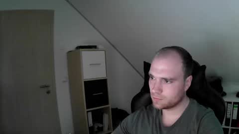 here4y online show from November 14, 2025, 10:47 am