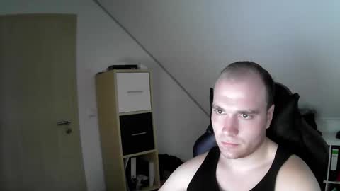 here4y online show from November 15, 2025, 10:56 am