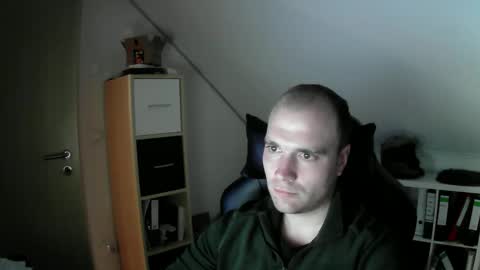 here4y online show from December 14, 2025, 2:11 pm