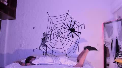 j_martony online show from October 22, 2025, 12:05 pm