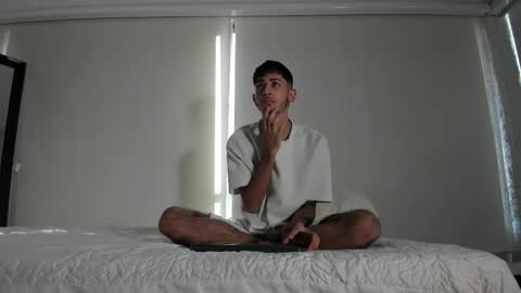 j_martony online show from November 18, 2025, 12:31 pm