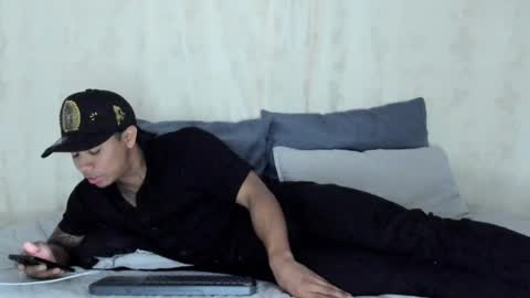 i am juan musiry independent model  online show from February 14, 2025, 5:03 pm