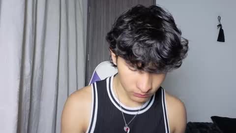 Snapshot of j_u_p_i_t_e_r chatting on December 15, 2025, 2:43 pm Noah online show from December 15, 2025, 2:43 pm