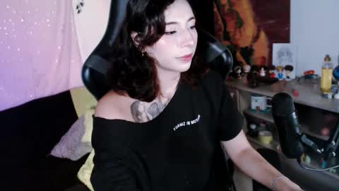 jade 18  online show from February 23, 2026, 2:53 am