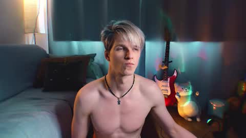 Snapshot of jack_frozt chatting on February 13, 2026, 10:44 am brestonsweet online show from February 13, 2026, 10:44 am