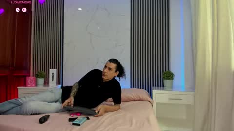 Snapshot of jackandrosse_ chatting on March 16, 2026, 3:38 pm Jack Rosse online show from March 16, 2026, 3:38 pm