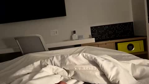 Snapshot of jackpowers33 chatting on December 17, 2025, 3:29 pm Jack online show from December 17, 2025, 3:29 pm