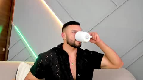 Snapshot of jackson_wayne__ chatting on February 17, 2025, 9:52 pm Jackson Wayne online show from February 17, 2025, 9:52 pm