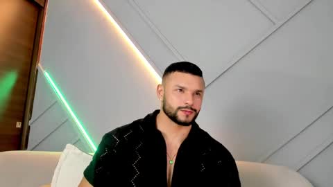 Snapshot of jackson_wayne__ chatting on February 18, 2025, 10:36 pm Jackson Wayne online show from February 18, 2025, 10:36 pm