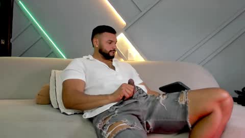 Snapshot of jackson_wayne__ chatting on February 24, 2025, 3:42 pm Jackson Wayne online show from February 24, 2025, 3:42 pm