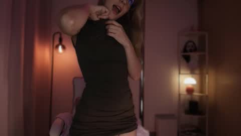 Snapshot of jacky_croft chatting on February 14, 2026, 2:41 am Linda Sofia help me get to 100 thumbs up online show from February 14, 2026, 2:41 am