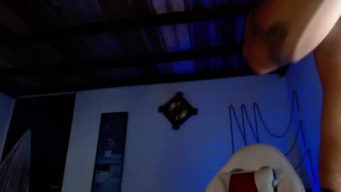 Michael Caicedo online show from March 7, 2025, 1:42 am