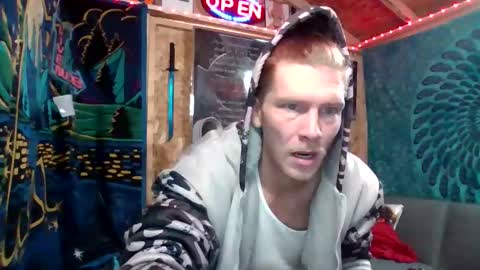 Snapshot of jacobsinthehood chatting on December 16, 2025, 5:40 pm jacobsinthehood online show from December 16, 2025, 5:40 pm