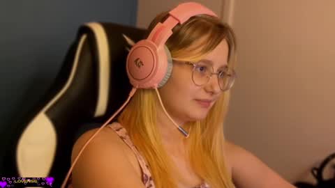 jacywinslat online show from February 19, 2025, 7:48 pm